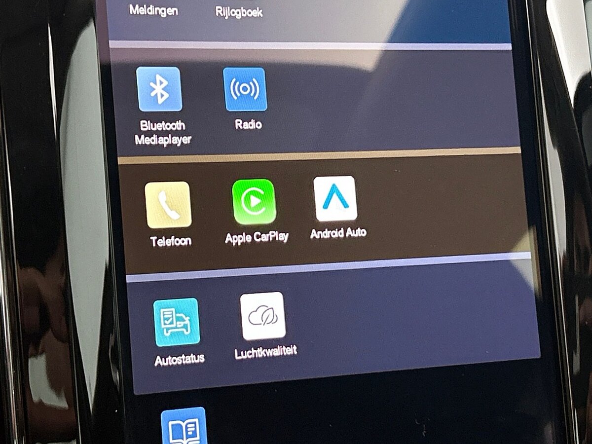 49302488 volvo xc60 t6 recharge awd ultimate dark bowers wilkins luchtvering 54