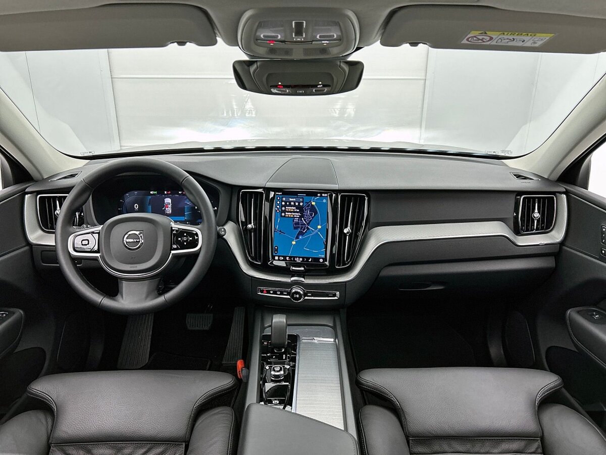 49717398 volvo xc60 2 0 t6 awd plus dark trekhaak 360a camera panoramadak 75