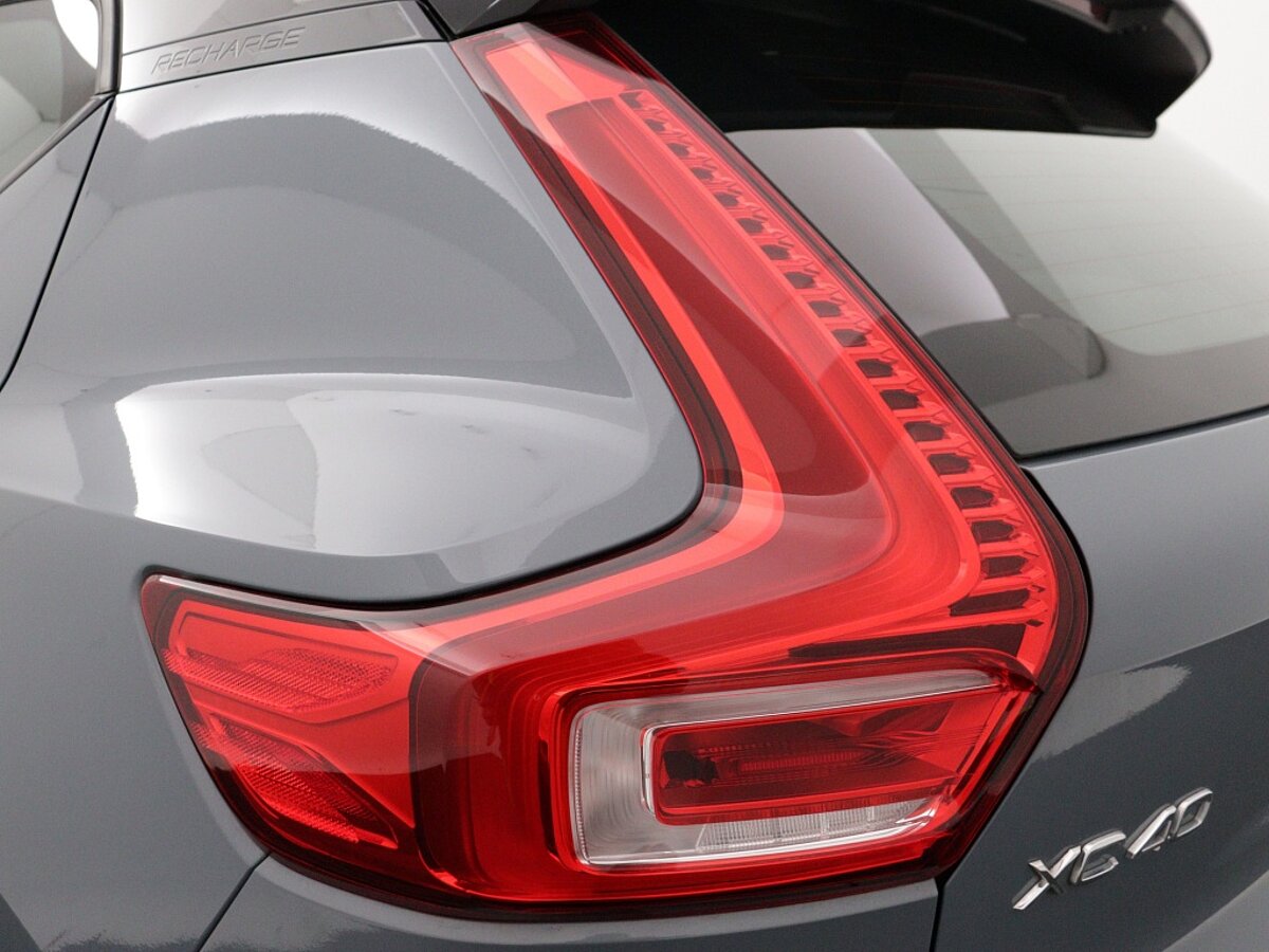 44247367 volvo xc40 1 5 t4 recharge r design 57