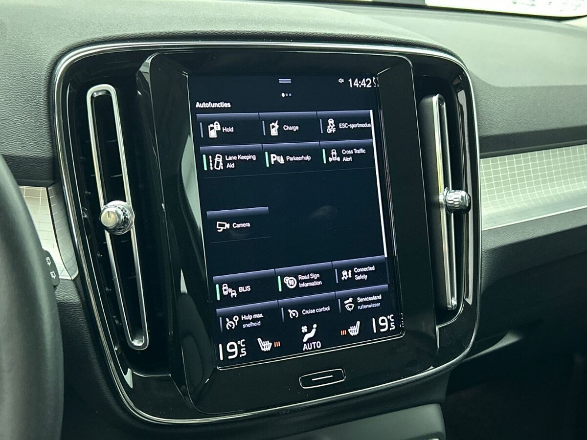 44458767 volvo xc40 1 5 t4 recharge r design expression trekhaak 80