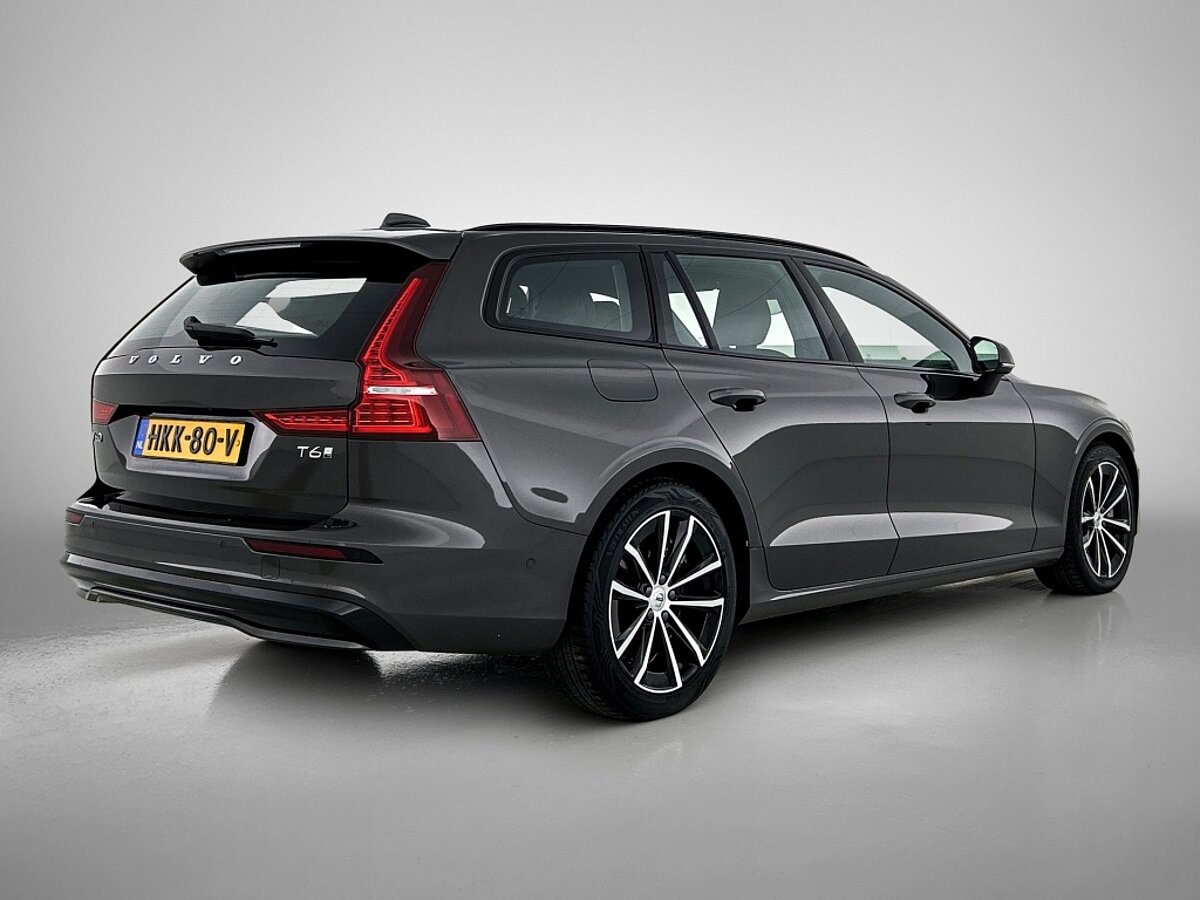 49833852 volvo v60 2 0 t6 awd plus dark trekhaak leder camera 360 harman ka 4 02