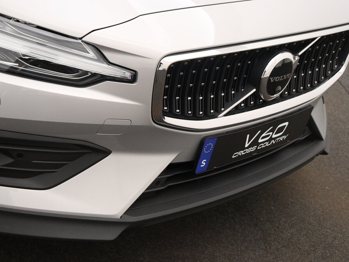 34285528 volvo v60 2 0 b5 cross country awd ultimate panorama dak 360 graden ca 82