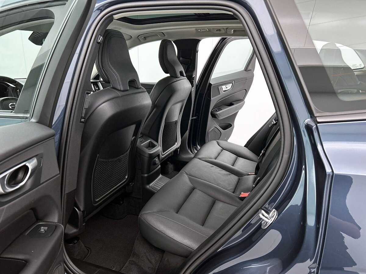 46744793 volvo xc60 2 0 t6 plus dark panorama dak all season trekhaak 64