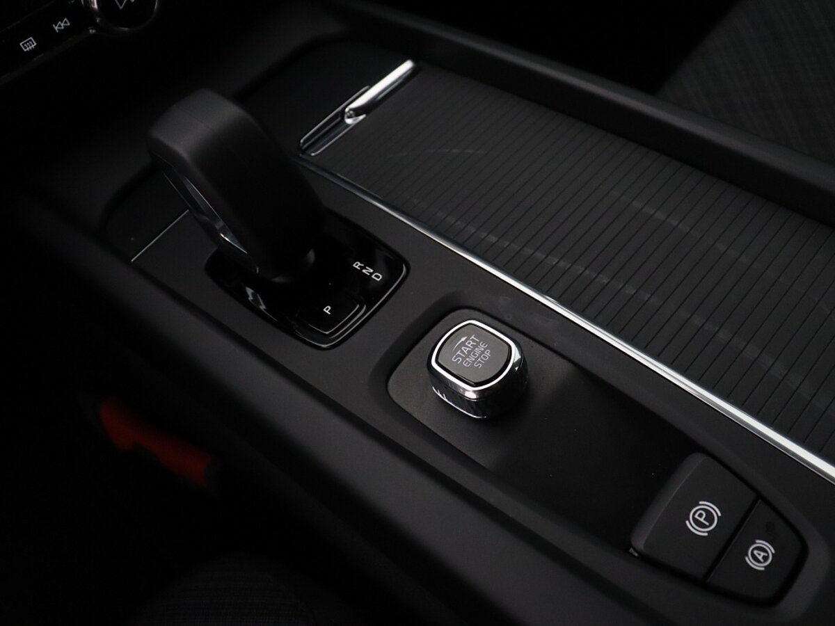 48861045 volvo v60 2 0 b3 essential edition 18 inch wielen trekhaak driver a 57