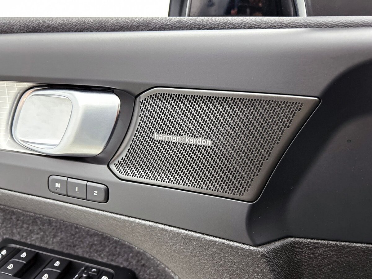 48947583 volvo xc40 2 0 b4 plus dark trekhaak harman kardon 36