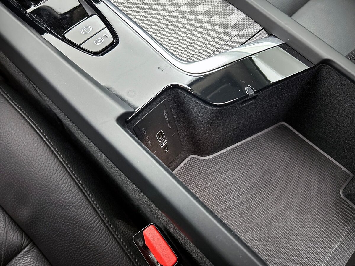 49250062 volvo xc60 2 0 t6 awd plus bright trekhaak leder panorama dak 80