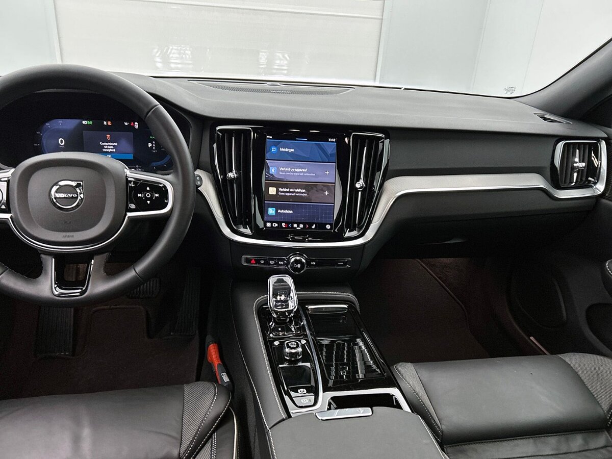 49847910 volvo v60 2 0 t6 awd plus dark harman kardon voorruitverw sportstoe 08