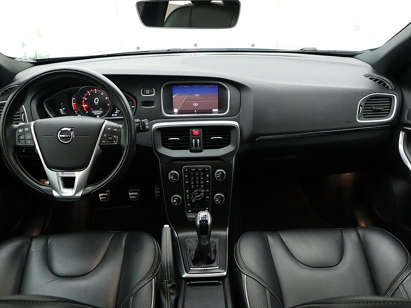35472655 volvo v40 2 0 t4 bns sport panorama dak navigatie camera achter le 6 05