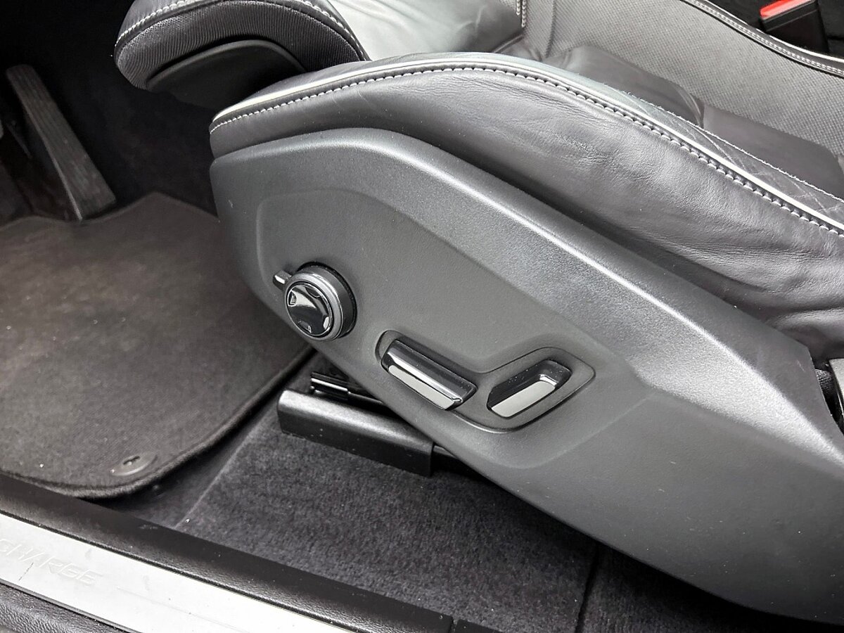 48340442 volvo xc60 2 0 t6 plug in hybrid awd ultimate dark luchtvering trekhaak 42