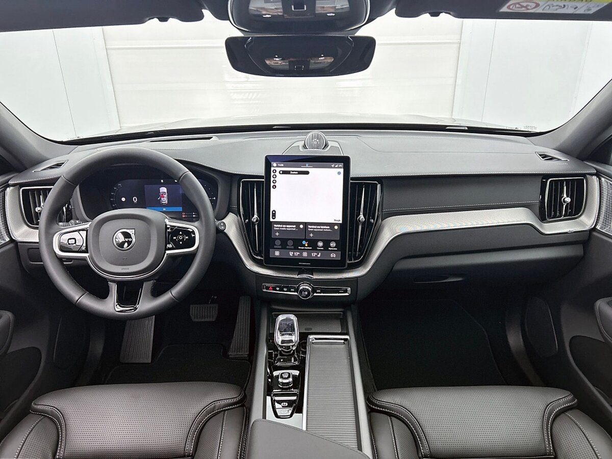 49129007 volvo xc60 2 0 t6 awd ultra black edition 40