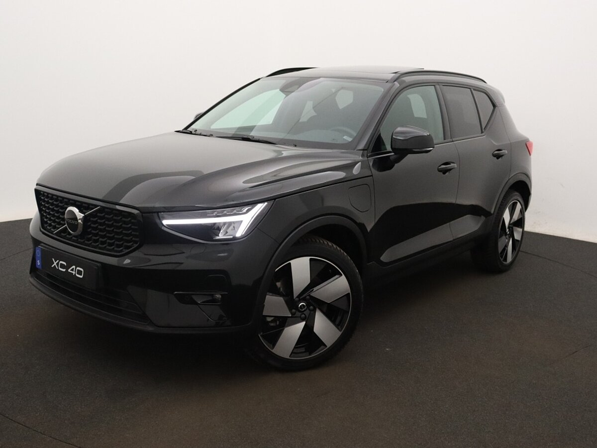 34860842 volvo xc40 1 5 t4 twin engine ultimate dark 20 velgen pano dak 46