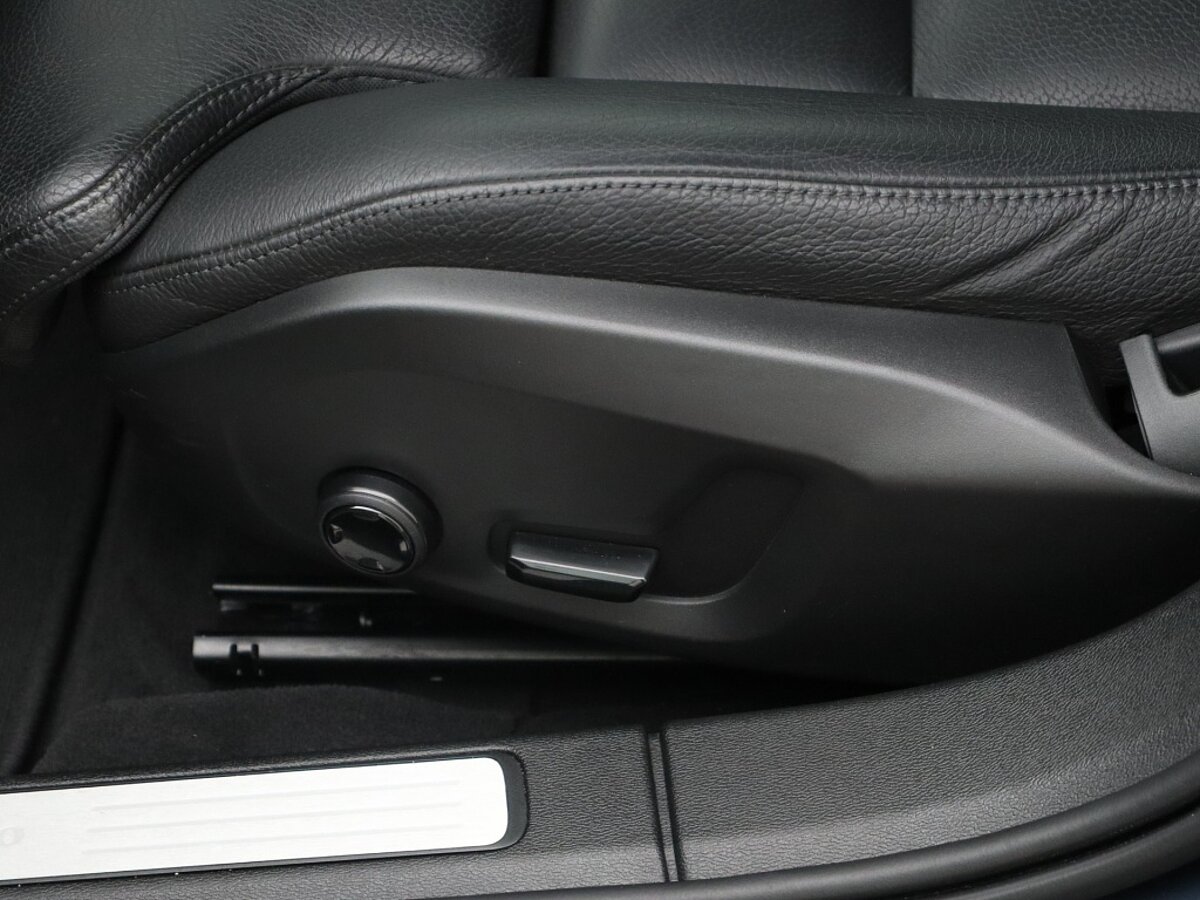 34899879 volvo v60 2 0 t5 automaat r design look leder 19 wielen e605d5