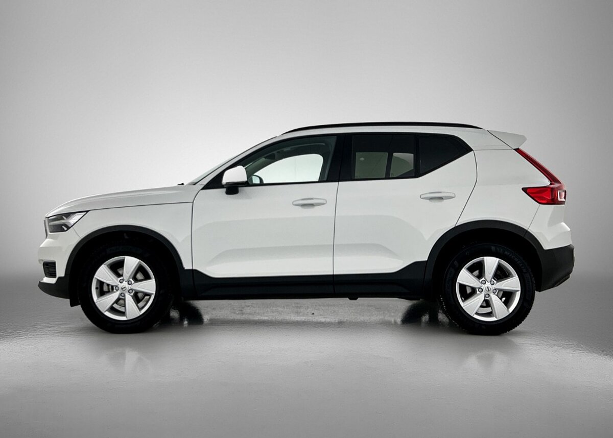 46251143 volvo xc40 1 5 t2 momentum core 2 02