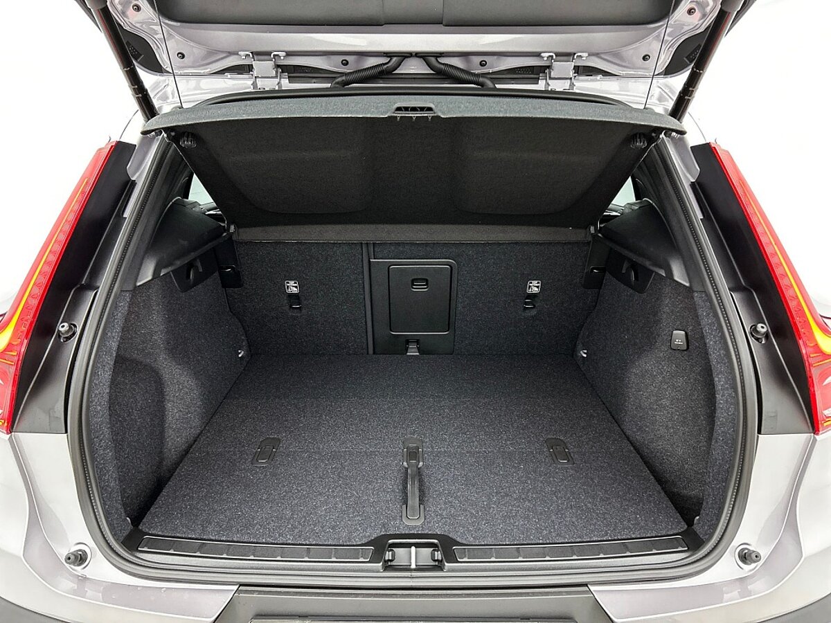 48324128 volvo xc40 2 0 b3 core business edition climate pack 45