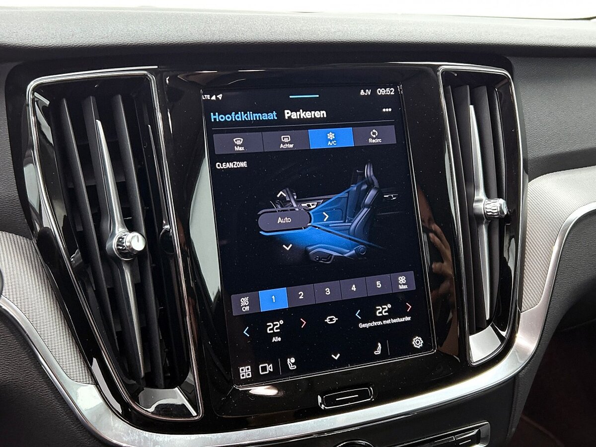 42166349 volvo v60 2 0 t6 essential edition driver assist leder climate 19 6dd4f3