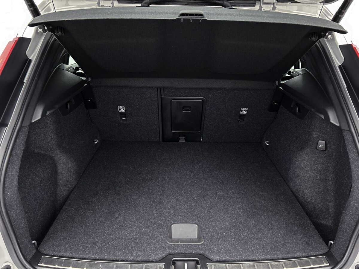44339731 volvo xc40 1 5 t4 recharge plus bright harman kardon pilot assist ele 79