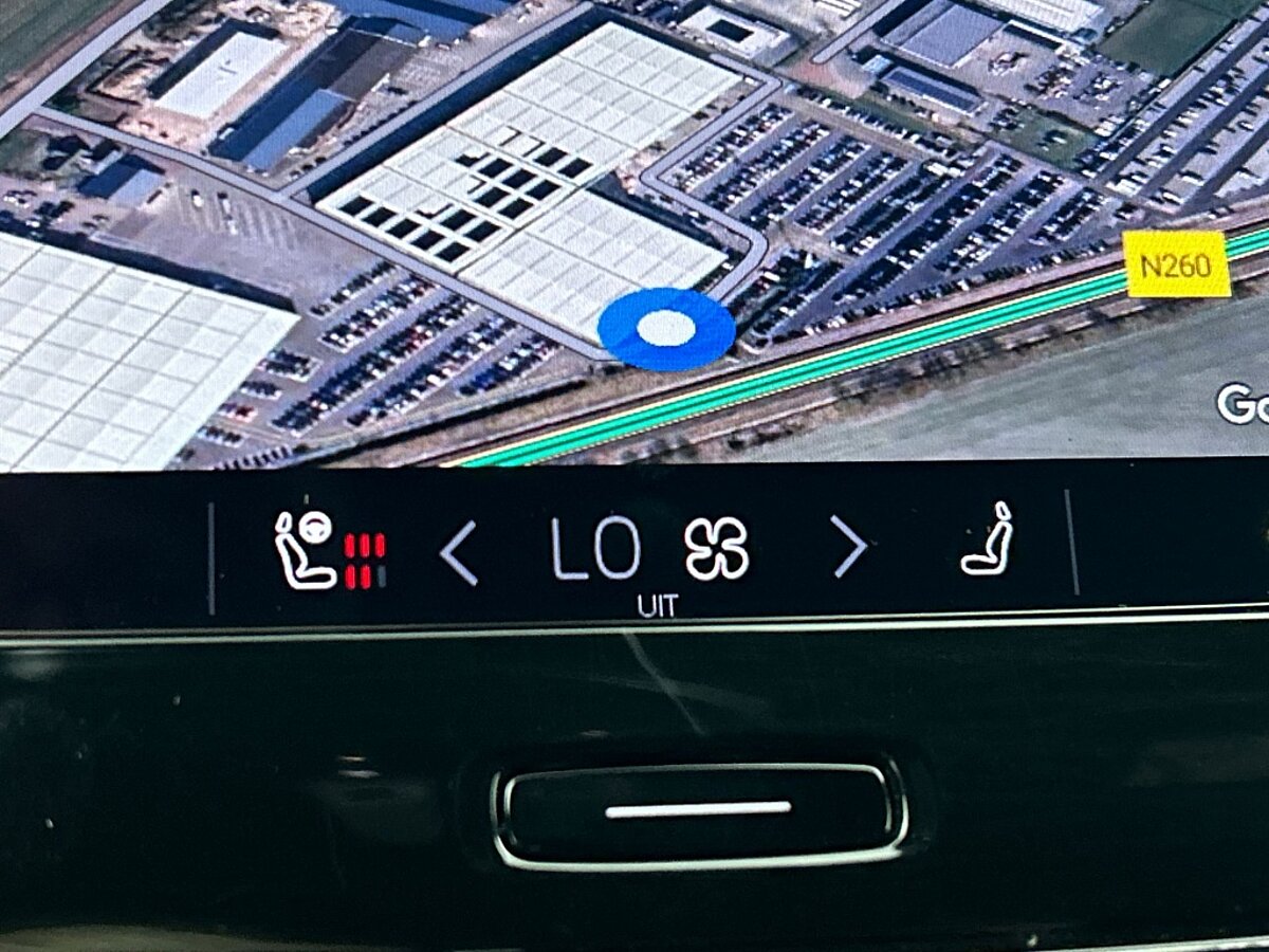 44407024 volvo xc40 recharge plus 70 kwh 85