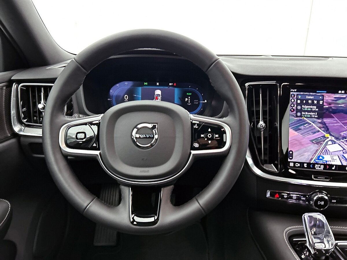 47464303 volvo v60 2 0 t6 plus dark trekhaak sport leder 360 blis pilot 71
