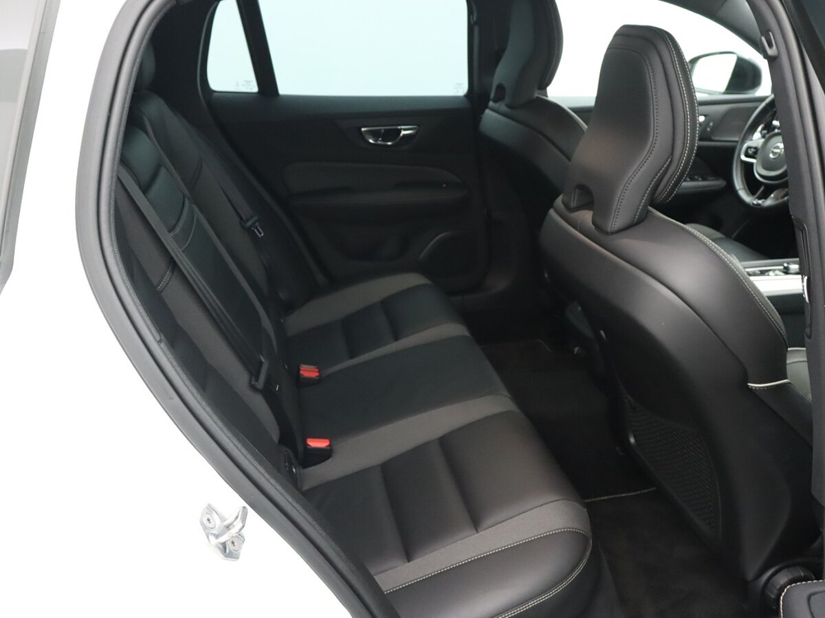 34654743 volvo v60 2 0 t5 r design 533000
