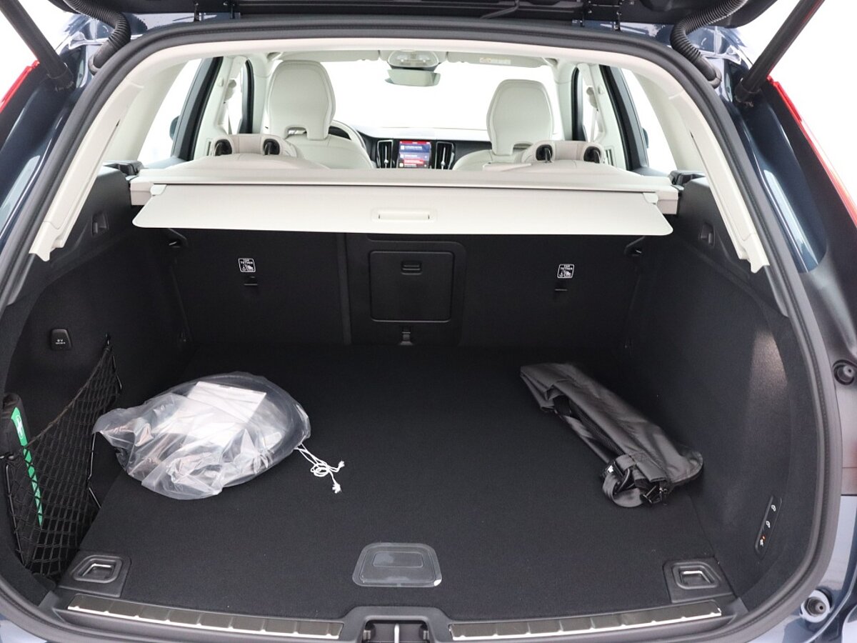 43964169 volvo xc60 2 0 t8 awd plus bright ae3021