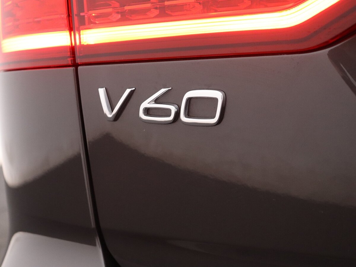 43976401 volvo v60 2 0 b3 essential edition driver assist climate pack trekha 41