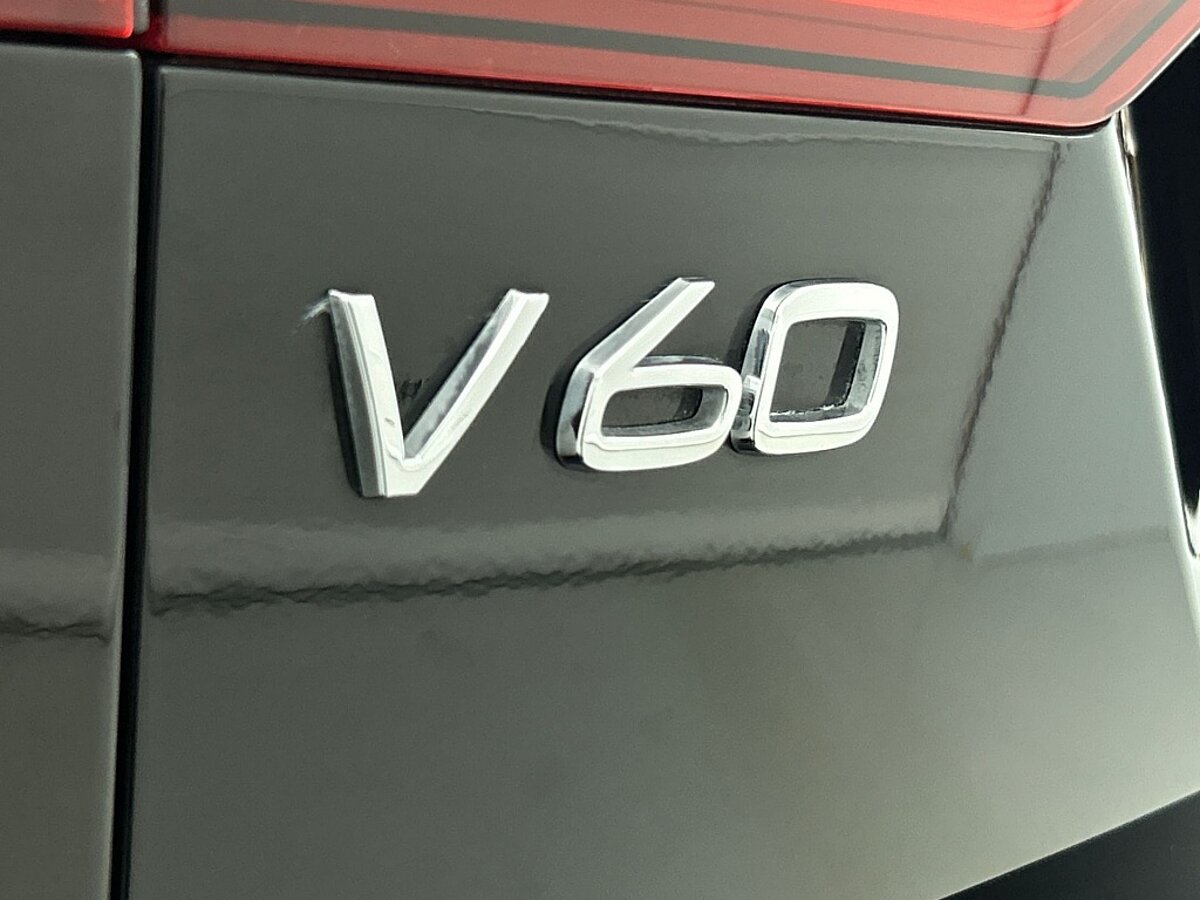 45432830 volvo v60 2 0 t6 dark panorama dak 360 camera trekhaak blis 96