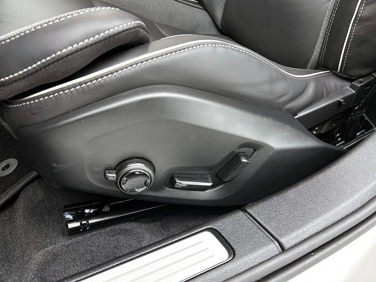47269153 volvo v60 2 0 t6 plus dark trekhaak sport leder 360 blis pilot 56