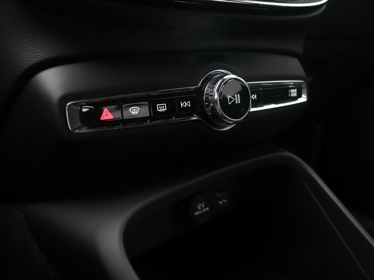 34450922 volvo xc40 1 5 t3 automaat momentum pro 24 mnd garantie donker glas 99