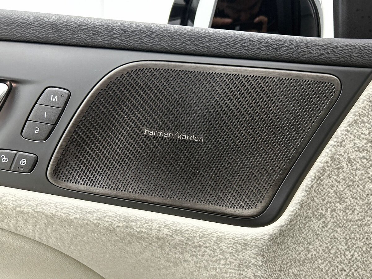 47390118 volvo v60 2 0 t6 awd plus dark trekhaak harman kardon 360 graden cam 71