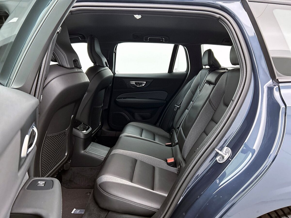 47540135 volvo v60 2 0 t6 awd plus dark trekhaak sportstoelen 41