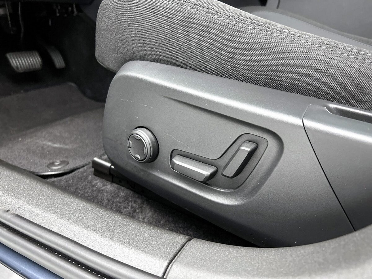 47869395 polestar 2 long range dual motor 82kwh pilot climate plus pixel led 38