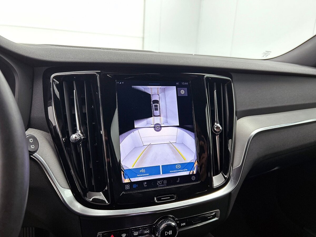 48515870 volvo v60 2 0 t6 awd plus dark trekhaak voorruit verwarming harman k 77