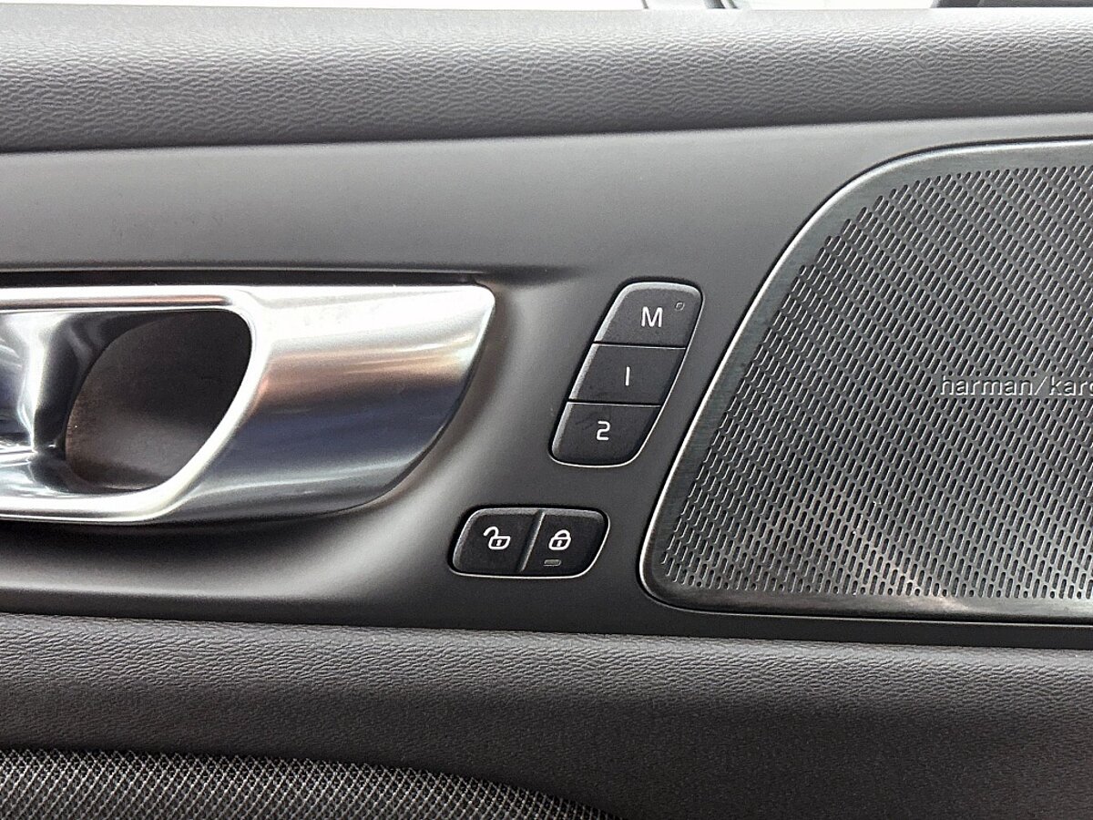 49671201 volvo v60 t6 twin plus dark nieuw actie van 64 480 voor 59985 11