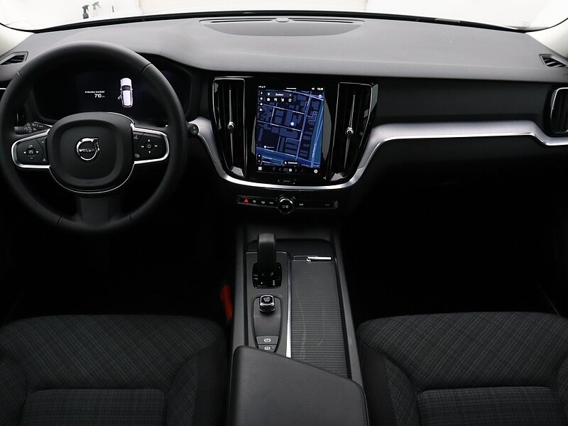 40923694 volvo v60 2 0 b3 essential edition 18 inch wielen trekhaak driver a 6 03