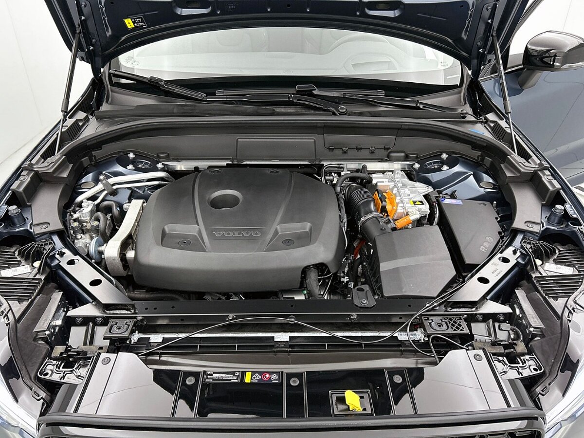 49302489 volvo xc60 2 0 t6 awd ultra dark 72