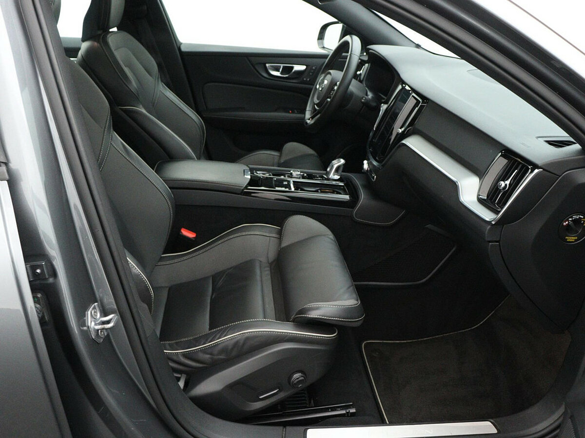34254967 volvo v60 2 0 t8 recharge awd r design panoramadak stoelen met geheuge 12