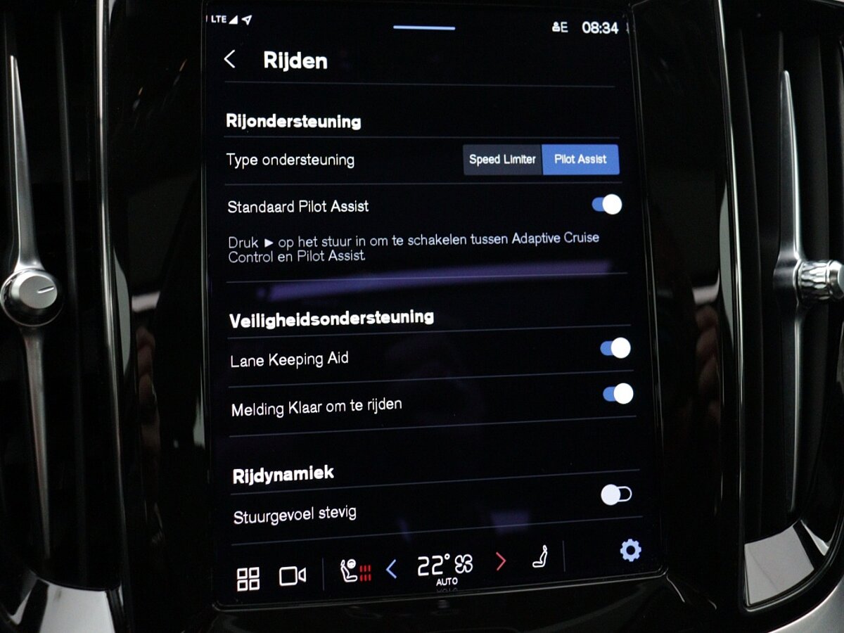 43882075 volvo v60 2 0 b4 plus bright panorama dak leder 360ao camera h k 70