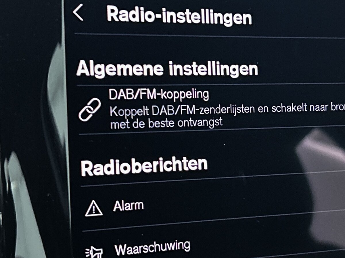 44729347 volvo xc40 2 0 b4 plus dark trekhaak elek verstelbare stoelen 32
