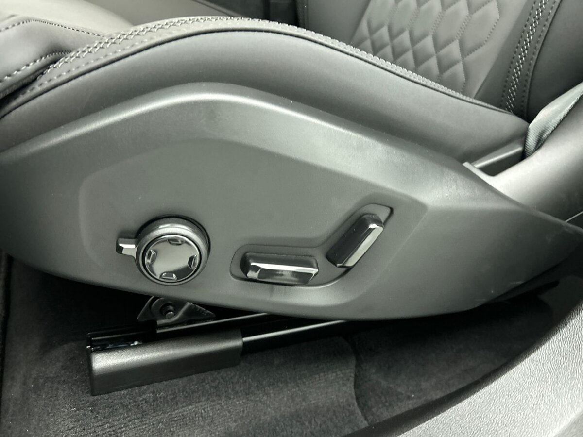 49431430 volvo xc60 plus dark plug in hybrid awd 20 lm velgen onyx black demon 82