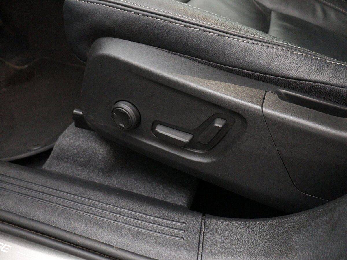 44288600 volvo xc40 1 5 t4 recharge plus bright 53