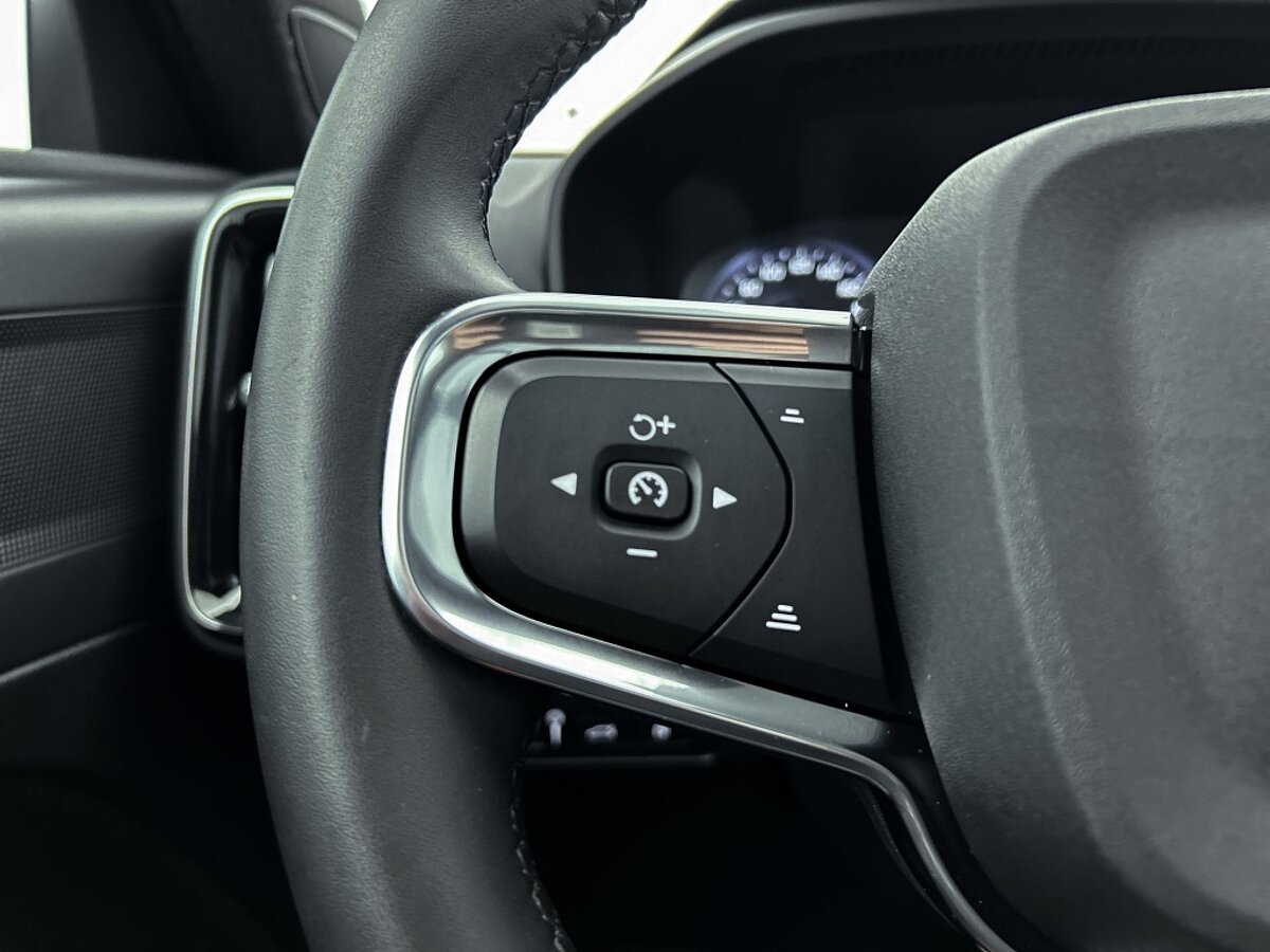 45493404 volvo xc40 1 5 t4 recharge r design panoramadak 07
