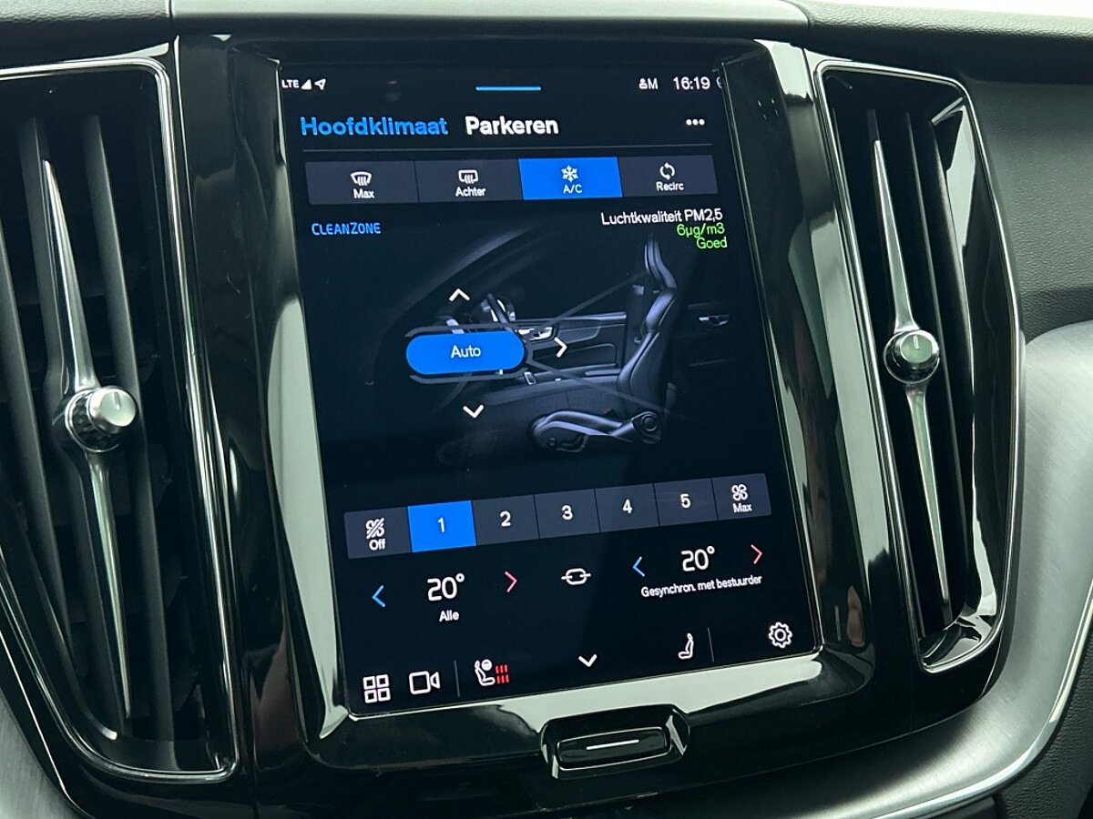 48575818 volvo xc60 2 0 t6 plug in hybrid awd inscription expression 02c662