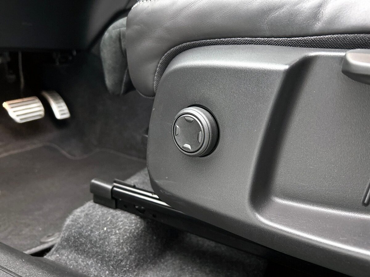 48694149 volvo xc40 1 5 t4 recharge r design 35