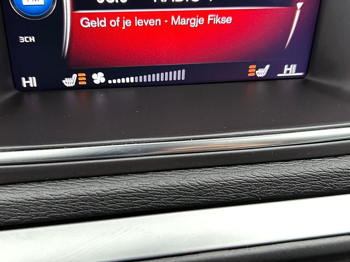 49484294 volvo v40 cross country 1 5 t3 polar luxury trekhaak panoramadak harman kardon 9 02