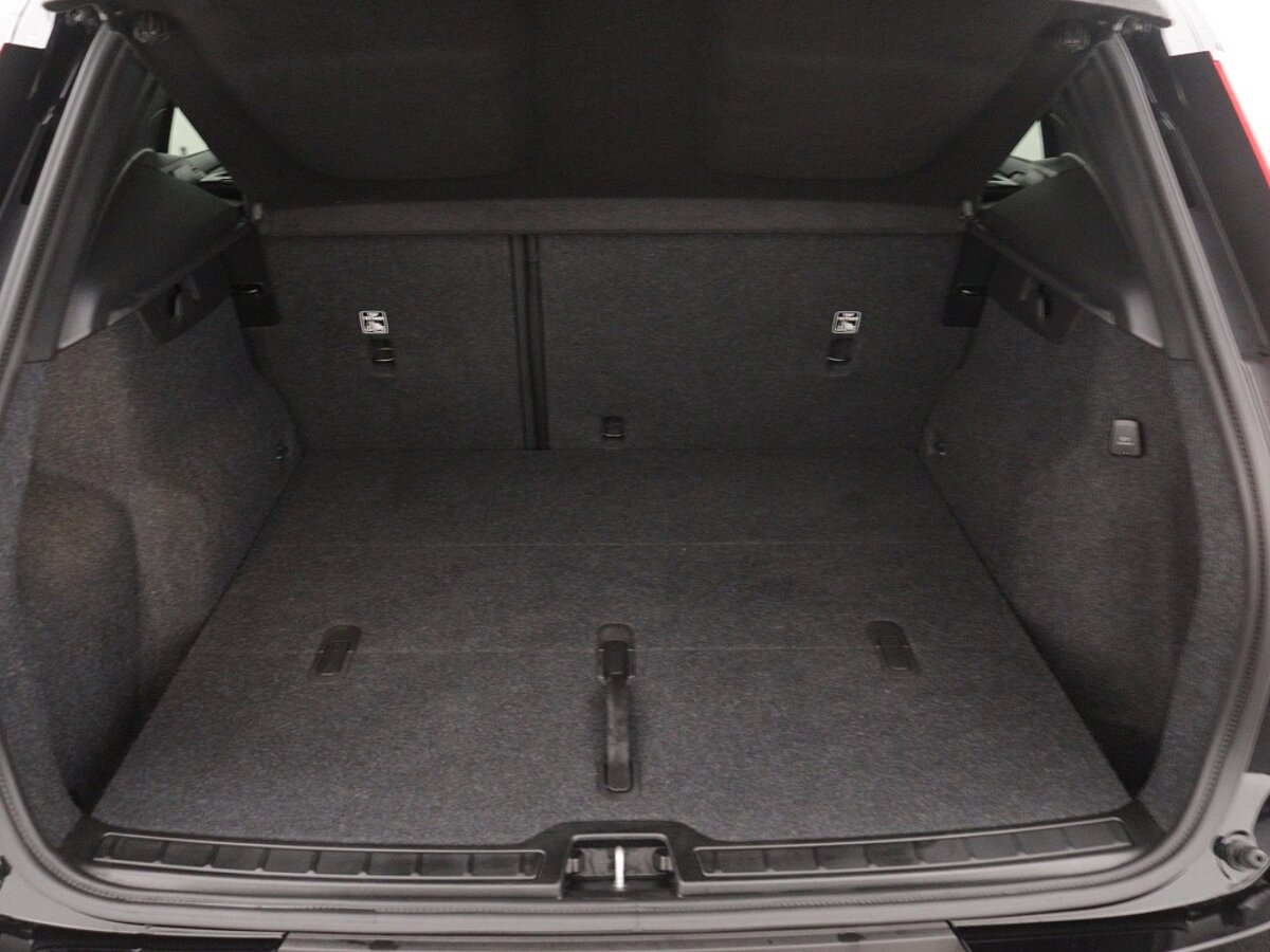 43888100 volvo xc40 2 0 b3 essential c356f6