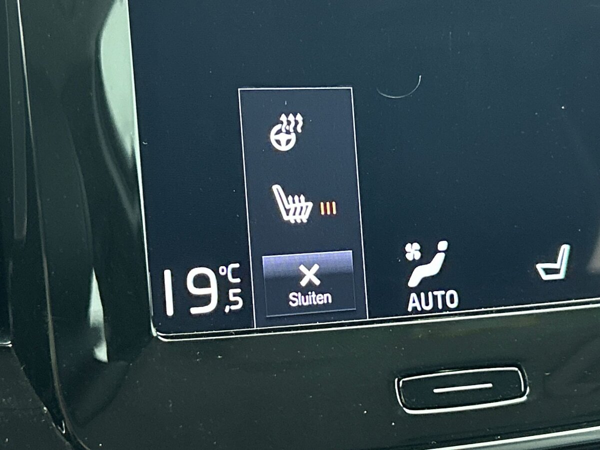44458767 volvo xc40 1 5 t4 recharge r design expression trekhaak 71