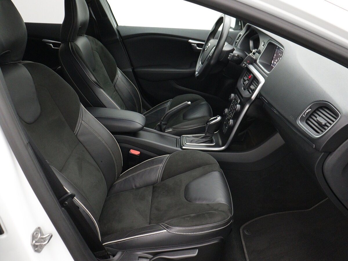 44623939 volvo v40 2 0 d3 edition 72