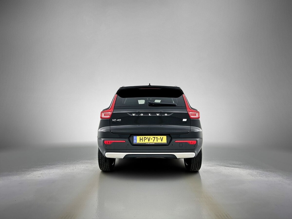 45429924 volvo xc40 1 5 t5 recharge r design 3 01