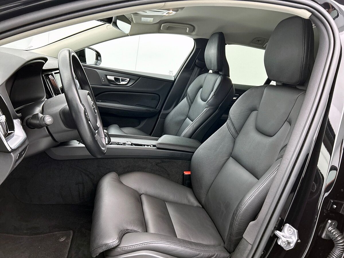 46919499 volvo v60 2 0 b4 momentum business 34