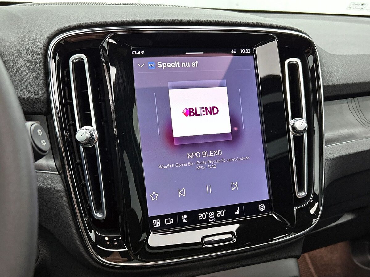 48534360 volvo xc40 ultimate pano 360 memory seats 20 inch all season 7 02